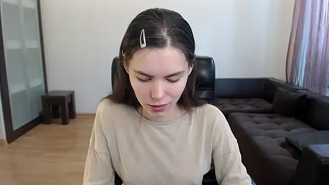 Snapshot of AmelieReve chatting on 17, 10, 2025 AmelieReve online show from 17, 10, 2025