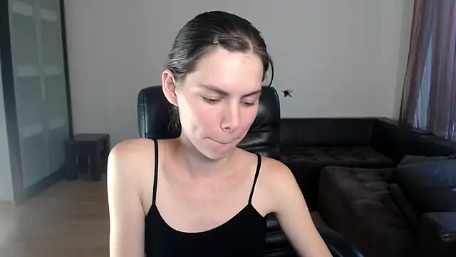 Snapshot of AmelieReve chatting on 10, 9, 2025 AmelieReve online show from 10, 9, 2025