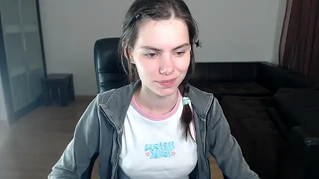 Snapshot of AmelieReve chatting on 17, 9, 2025 AmelieReve online show from 17, 9, 2025