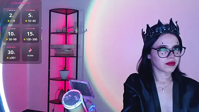 girldom online show from 19, 9, 2025