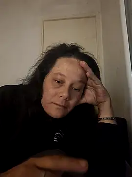 Snapshot of zeousseelphie chatting on 26, 9, 2025 zeousseelphie online show from 26, 9, 2025