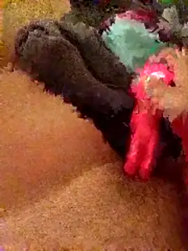 Snapshot of zeousseelphie chatting on 27, 10, 2025 zeousseelphie online show from 27, 10, 2025