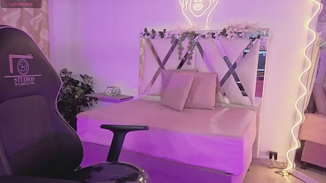 ZURY TAY online show from 30, 5, 2026