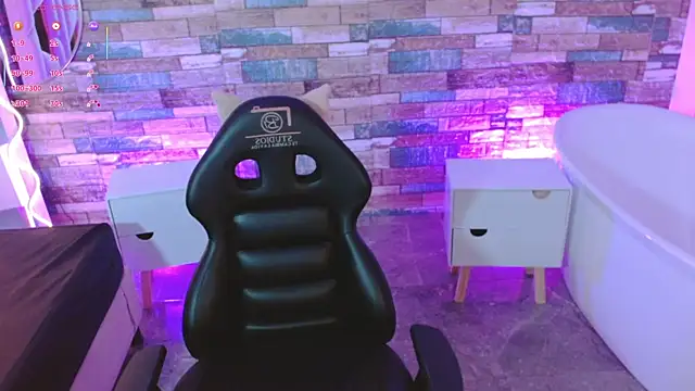 ZURY TAY online show from 10, 9, 2025