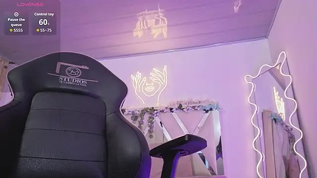 Snapshot of ZURY_TAY chatting on 7, 3, 2026 ZURY TAY online show from 7, 3, 2026