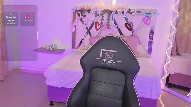 ZURY TAY online show from 10, 10, 2025