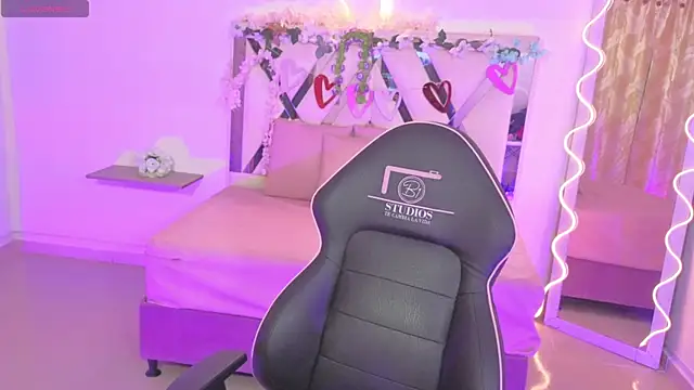 ZURY TAY online show from 3, 10, 2025