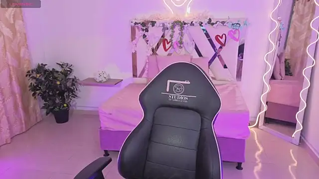 ZURY TAY online show from 15, 11, 2025