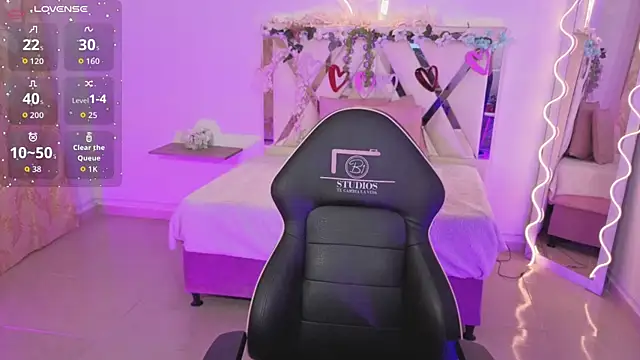 ZURY TAY online show from 24, 10, 2025