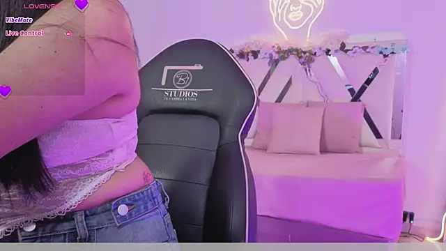 ZURY TAY online show from 20, 2, 2026