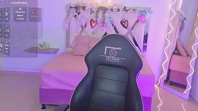 ZURY TAY online show from 27, 9, 2025