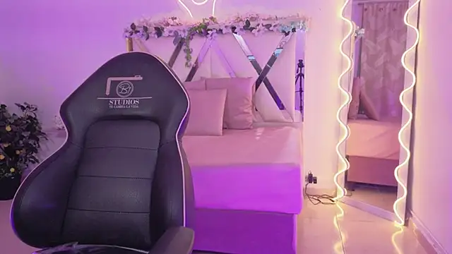 Snapshot of ZURY_TAY chatting on 30, 3, 2026 ZURY TAY online show from 30, 3, 2026