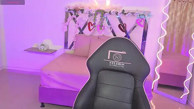 ZURY TAY online show from 2, 10, 2025