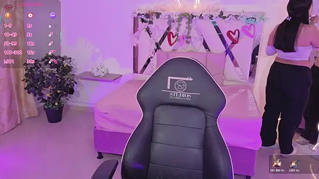 ZURY TAY online show from 8, 11, 2025