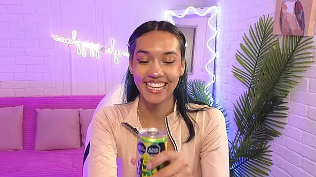 artemiss tay online show from 15, 10, 2025