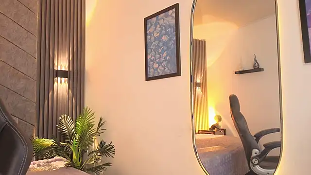 maddy1y  online show from 31, 10, 2025