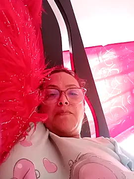 Lady 16 online show from 10, 11, 2025