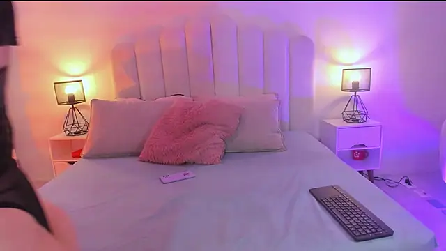 raven black  online show from 13, 11, 2025