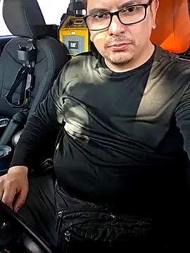 Snapshot of lucho8690 chatting on 14, 10, 2025 lucho8690 online show from 14, 10, 2025