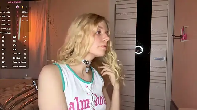 MaryjaneSpider online show from 16, 9, 2025