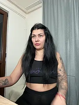 Snapshot of MiaKiittyy chatting on 2, 3, 2026 MiaKiittyy online show from 2, 3, 2026