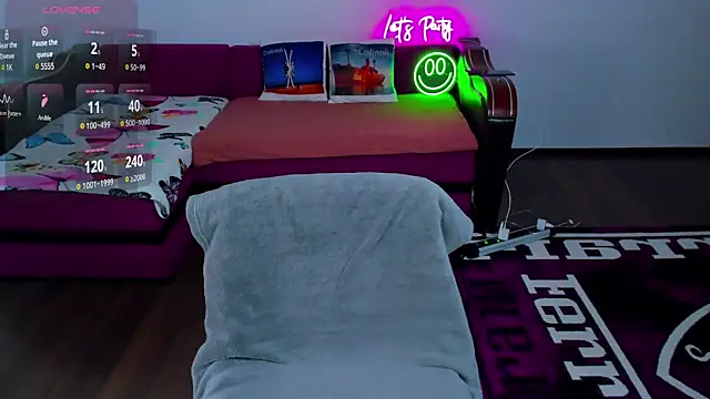 MiaKiittyy online show from 1, 12, 2025