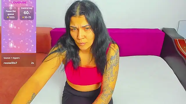 MiaKiittyy online show from 8, 10, 2025