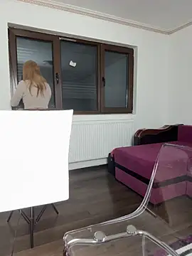 MiaKiittyy online show from 11, 11, 2025