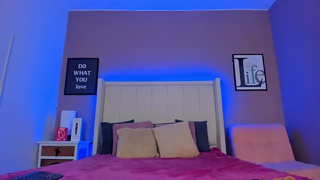 sarahyessica online show from 7, 2, 2026