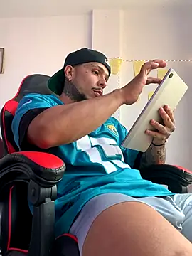 DeimonOficial online show from 4, 10, 2025