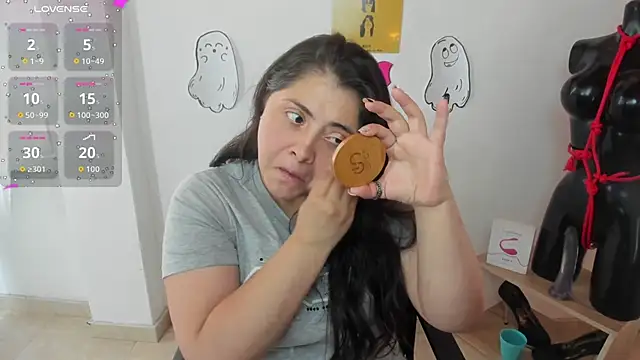 TifanyAmazinng online show from 13, 10, 2025