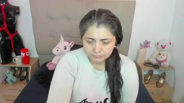 TifanyAmazinng online show from 10, 11, 2025