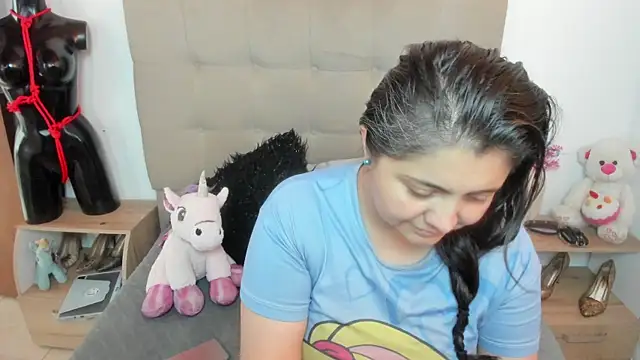 TifanyAmazinng online show from 14, 11, 2025