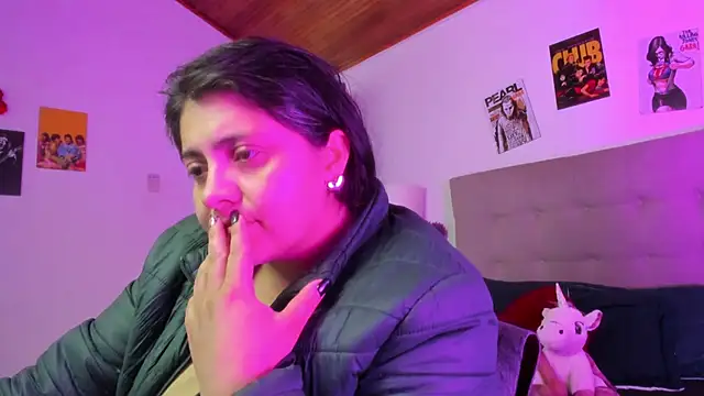 TifanyAmazinng online show from 4, 2, 2026