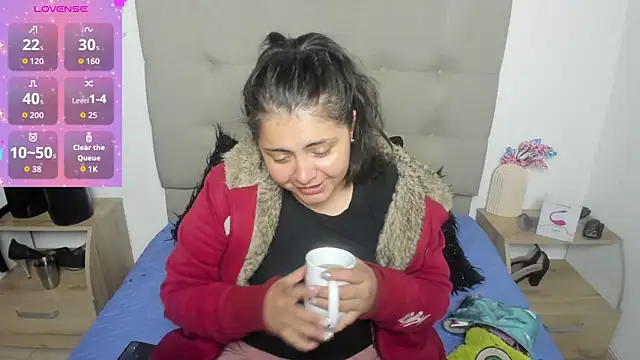 TifanyAmazinng online show from 22, 9, 2025