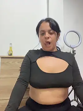 Snapshot of Moon-Lice chatting on 5, 3, 2026 Moon-Lice online show from 5, 3, 2026