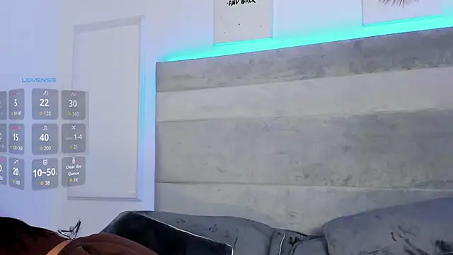 Aleja ruizz online show from 29, 10, 2025