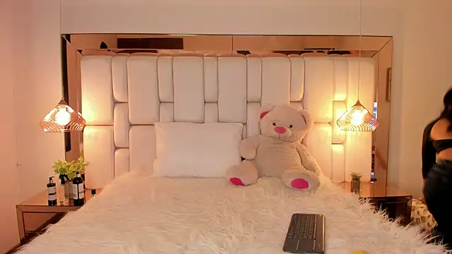 Snapshot of ValeriaPrado chatting on 3, 10, 2025 ValeriaPrado online show from 3, 10, 2025