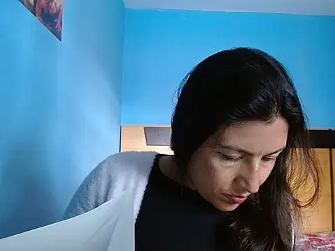 SarahFriendly online show from 8, 4, 2026