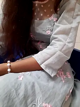 Aarti-kumri online show from 11, 10, 2025