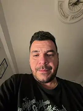Snapshot of elvergon2023 chatting on 1, 4, 2026 elvergon2023 online show from 1, 4, 2026