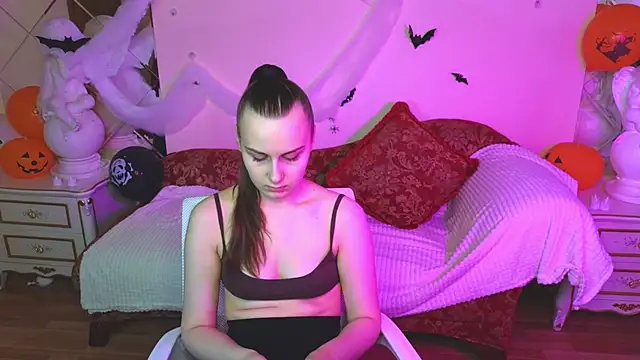 Kelly Cartier online show from 24, 10, 2025