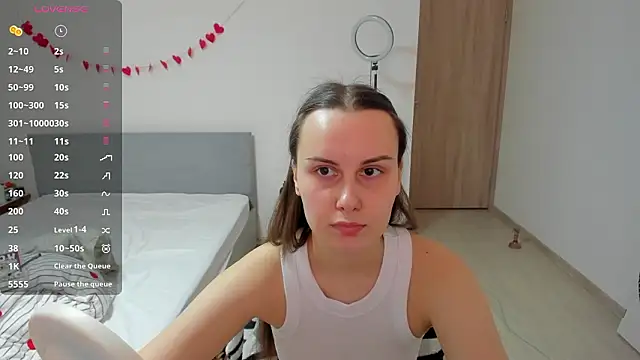 Kelly Cartier online show from 5, 3, 2026