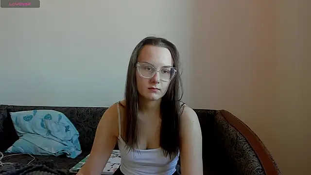 Kelly Cartier online show from 15, 4, 2026