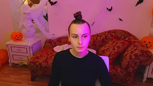 Kelly Cartier online show from 20, 10, 2025