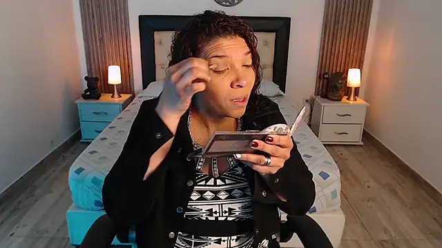 Serena Houstonn online show from 13, 11, 2025