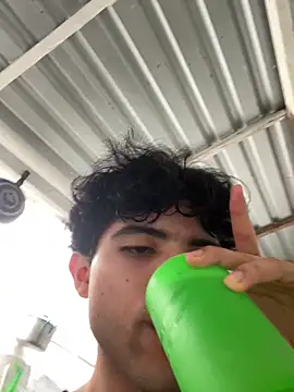 Axel-Mejia online show from 16, 4, 2026