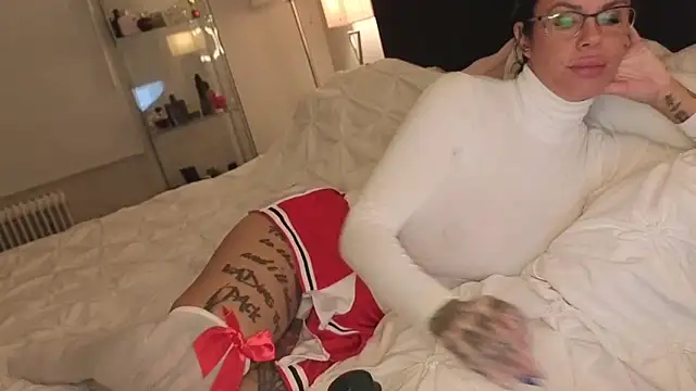 sexygilf82 online show from 26, 9, 2025