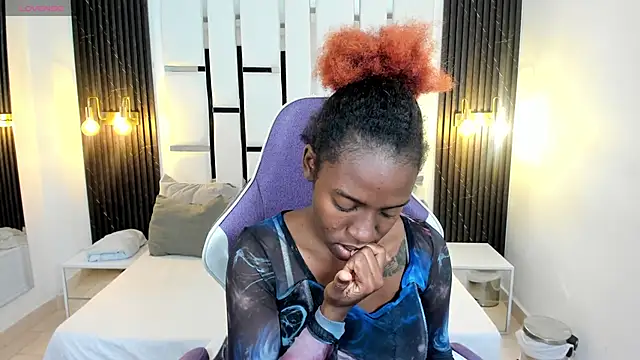  emma willliams  online show from 12, 11, 2025