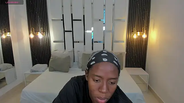  emma willliams  online show from 25, 11, 2025